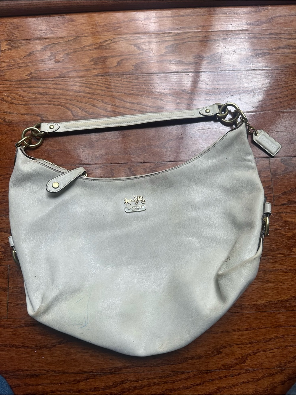 Y2K Coach Hobo Bag in Cream Pebbled Leather with Gold Hardware